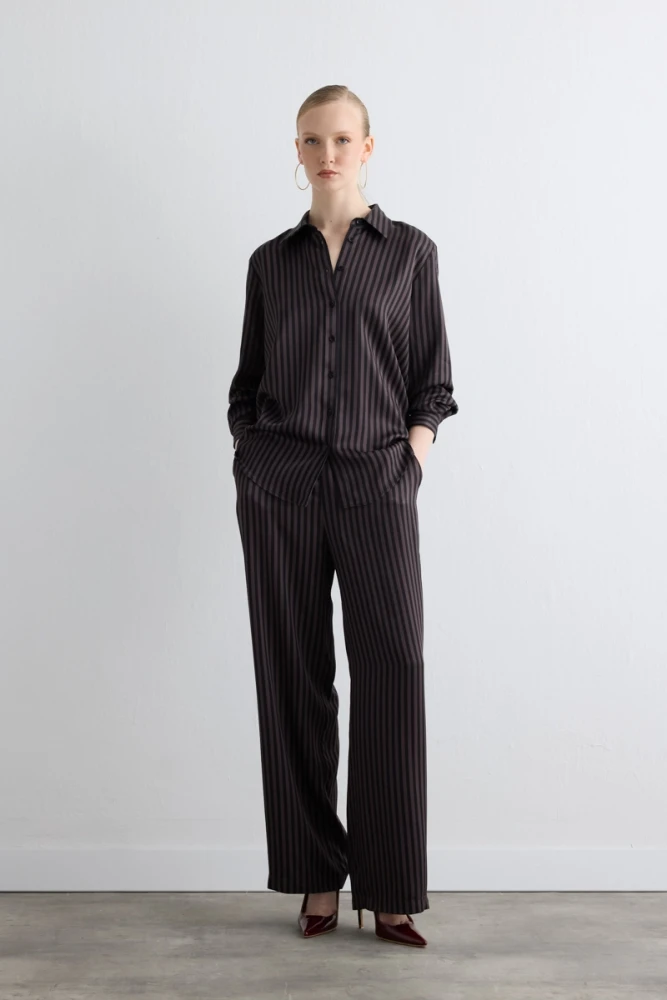 Çizgili Saten Gömlek & Bol Paça Pantolon - Kahverengi Takım